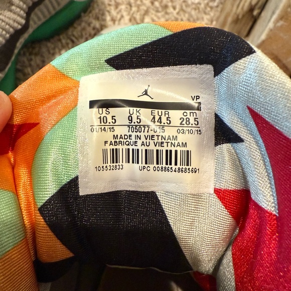 Jordan Gray Sneakers with Multicolor Accents - Picture 3 of 6